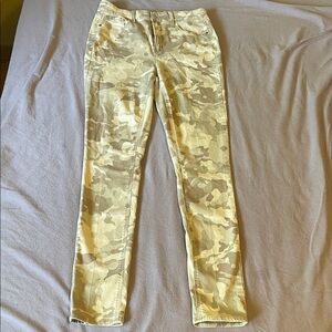 Old Navy Women's Skinny Jeans - Beige Camouflage
